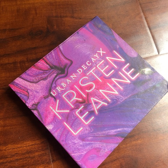 Urban Dwcay x Kristin Leanne - Picture 1 of 2